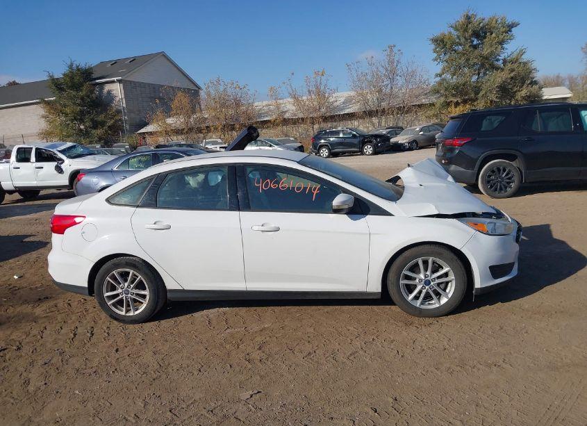 Photo 13 of 2017 Ford Focus SE (VIN 1FADP3F27HL315515)