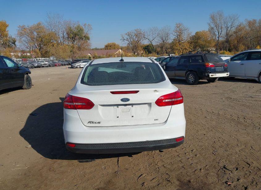 Photo 16 of 2017 Ford Focus SE (VIN 1FADP3F27HL315515)