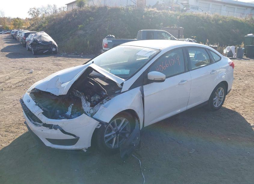 Photo 2 of 2017 Ford Focus SE (VIN 1FADP3F27HL315515)