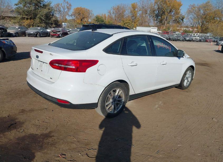 Photo 4 of 2017 Ford Focus SE (VIN 1FADP3F27HL315515)