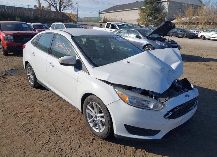 Photo 6 of 2017 Ford Focus SE (VIN 1FADP3F27HL315515)