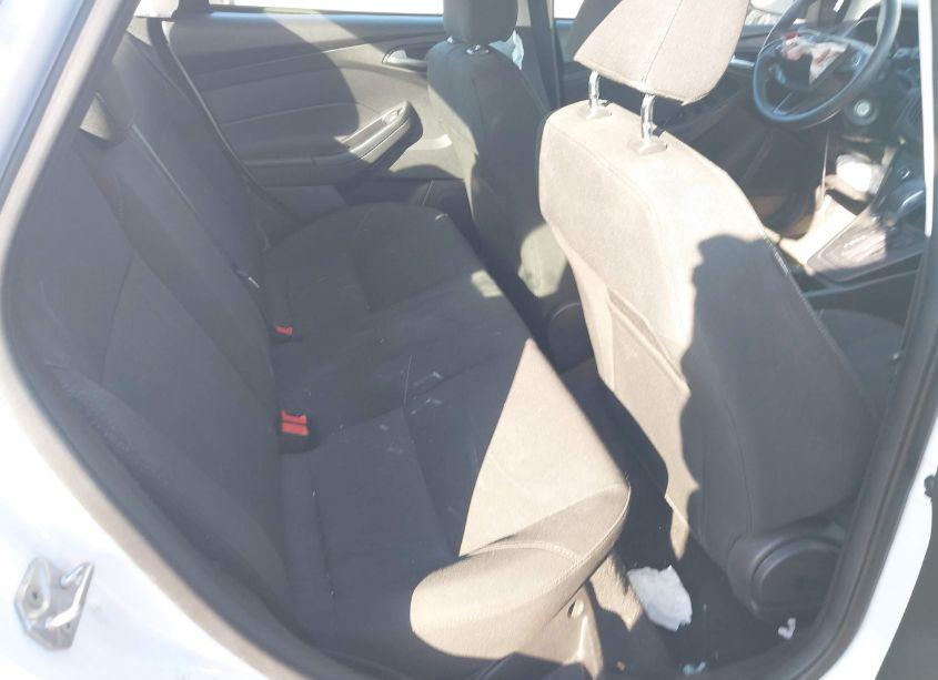 Photo 8 of 2017 Ford Focus SE (VIN 1FADP3F27HL315515)