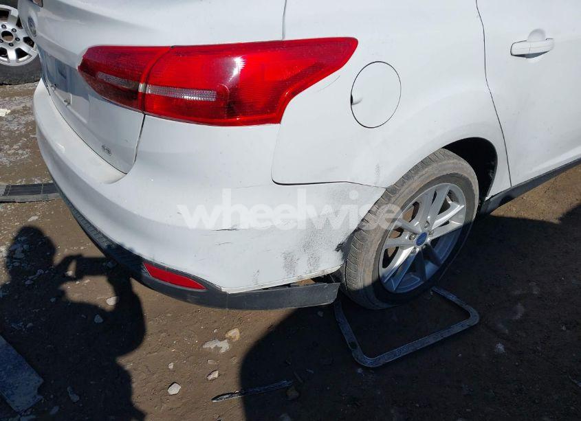 Photo 6 of 2017 Ford Focus SE (VIN 1FADP3F27HL321590)