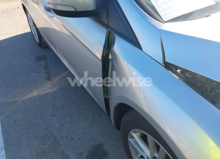 Photo 13 of 2017 Ford Focus SE (VIN 1FADP3F27HL342598)