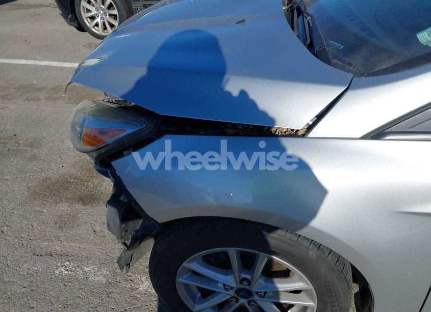 Photo 14 of 2017 Ford Focus SE (VIN 1FADP3F27HL342598)