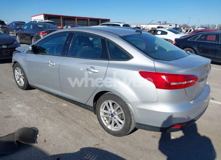 Photo 3 of 2017 Ford Focus SE (VIN 1FADP3F27HL342598)