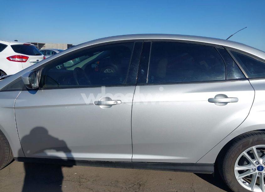 Photo 14 of 2018 Ford Focus SE (VIN 1FADP3F27JL204873)