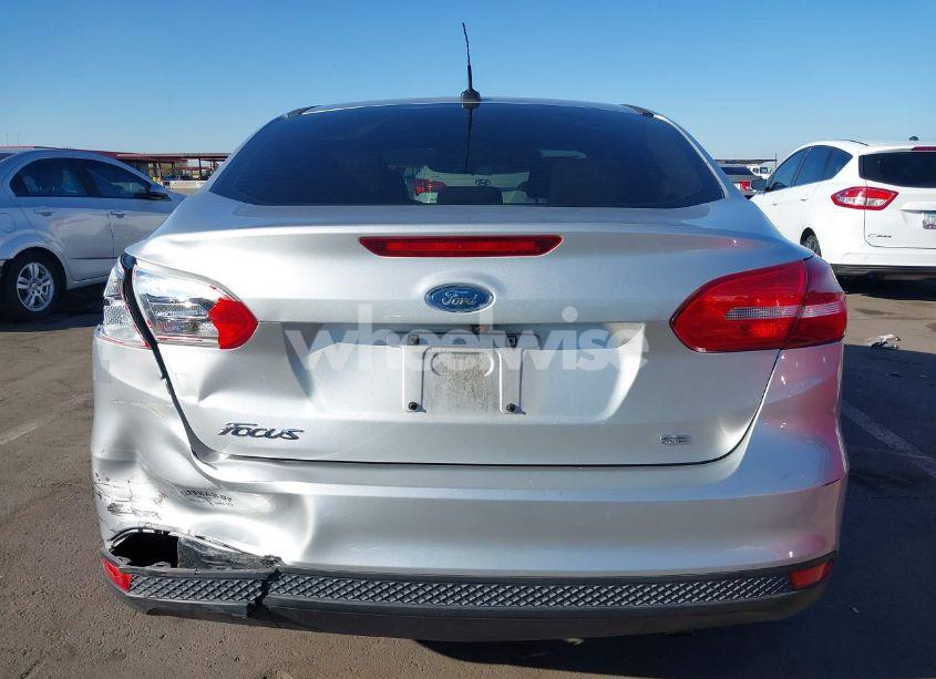 Photo 16 of 2018 Ford Focus SE (VIN 1FADP3F27JL204873)