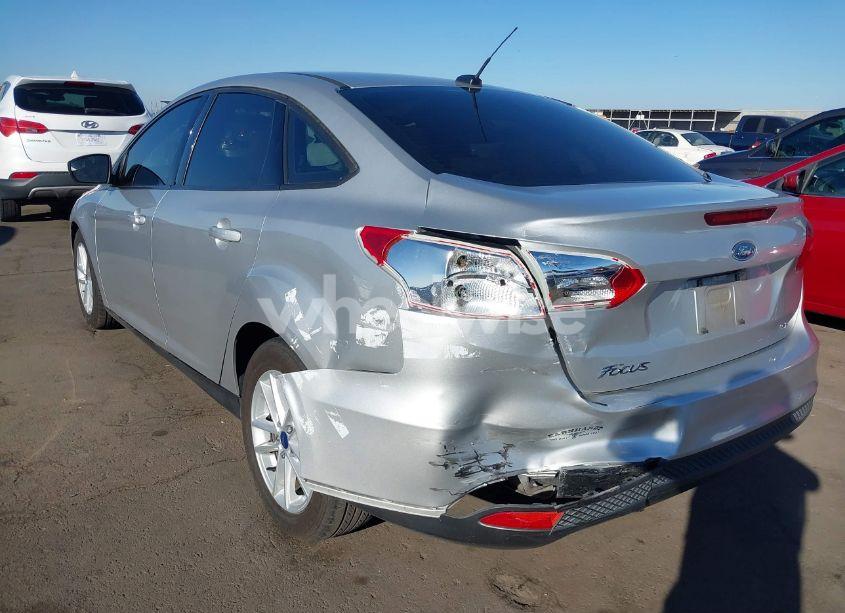 Photo 6 of 2018 Ford Focus SE (VIN 1FADP3F27JL204873)