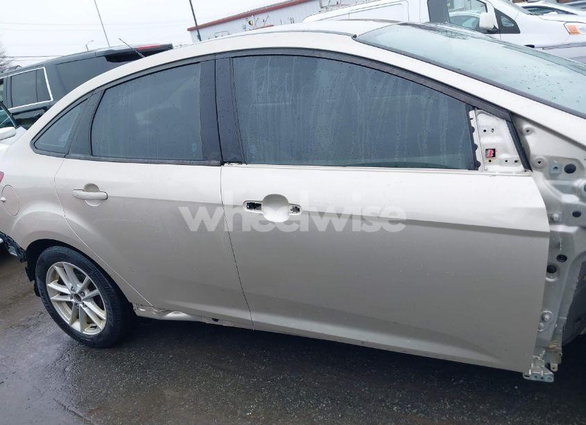Photo 13 of 2018 Ford Focus SE (VIN 1FADP3F27JL219423)