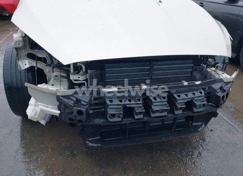 Photo 6 of 2018 Ford Focus SE (VIN 1FADP3F27JL219423)