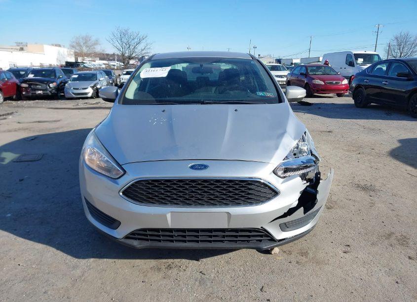 Photo 11 of 2018 Ford Focus SE (VIN 1FADP3F27JL242622)