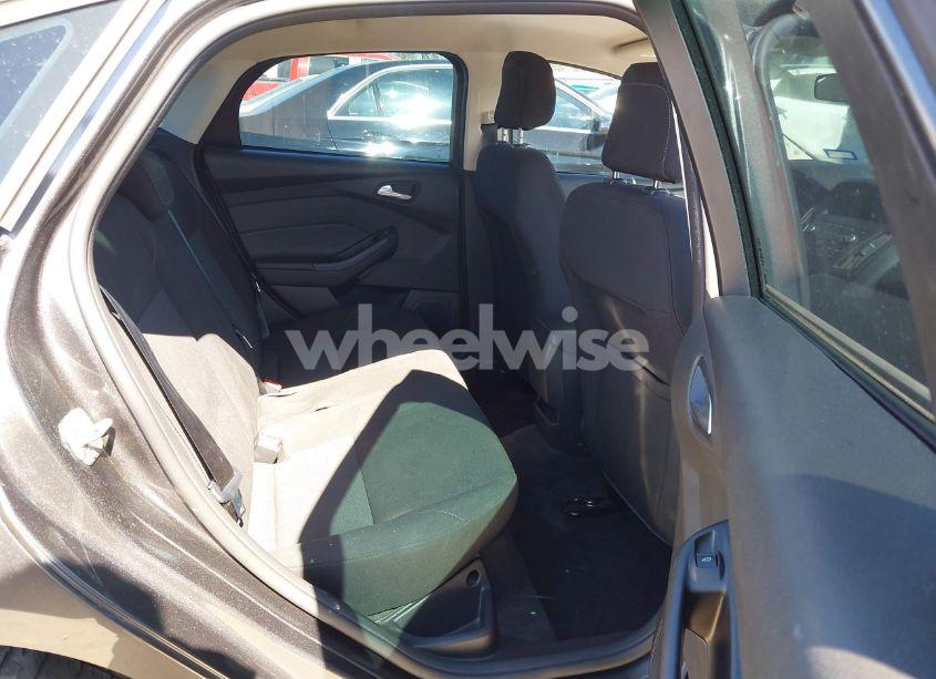 Photo 8 of 2018 Ford Focus SE (VIN 1FADP3F27JL259551)