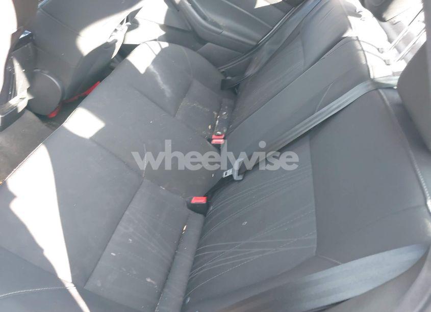 Photo 8 of 2018 Ford Focus SE (VIN 1FADP3F27JL263857)