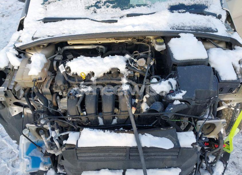 Photo 10 of 2018 Ford Focus SE (VIN 1FADP3F27JL267729)