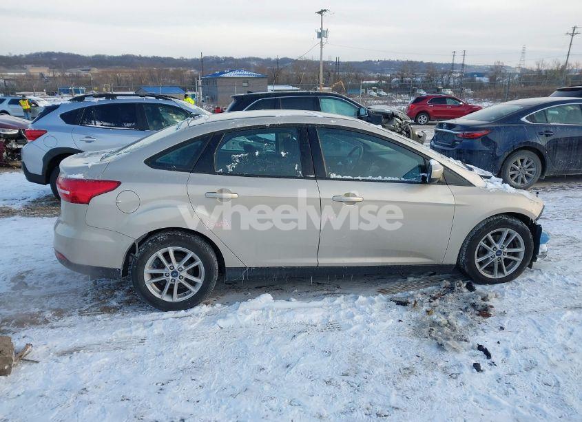 Photo 13 of 2018 Ford Focus SE (VIN 1FADP3F27JL267729)