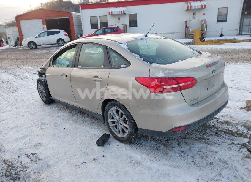 Photo 3 of 2018 Ford Focus SE (VIN 1FADP3F27JL267729)
