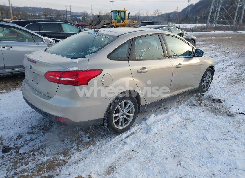 Photo 4 of 2018 Ford Focus SE (VIN 1FADP3F27JL267729)