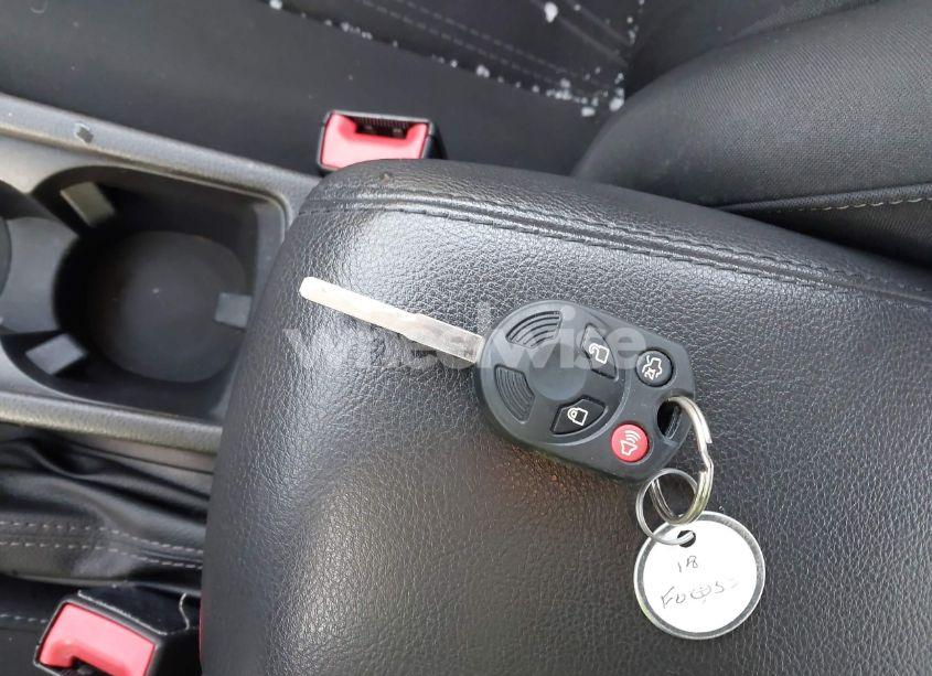 Photo 11 of 2018 Ford Focus SE (VIN 1FADP3F27JL301118)