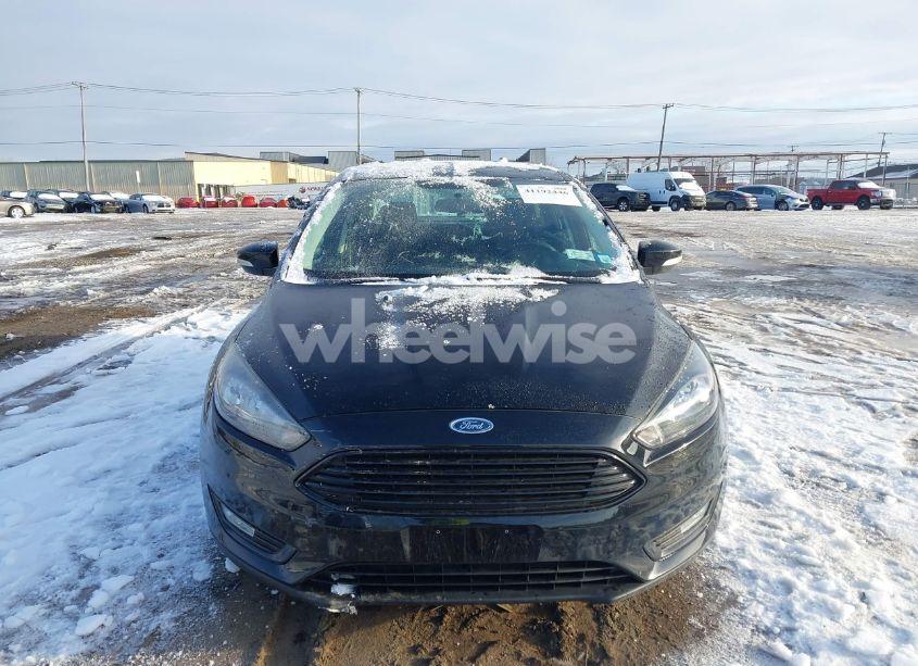 Photo 12 of 2018 Ford Focus SE (VIN 1FADP3F27JL301118)