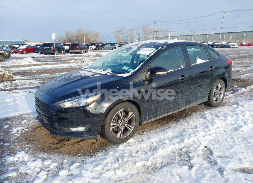 Photo 2 of 2018 Ford Focus SE (VIN 1FADP3F27JL301118)