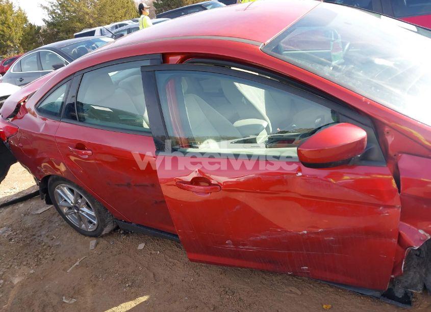 Photo 14 of 2018 Ford Focus SE (VIN 1FADP3F27JL324544)