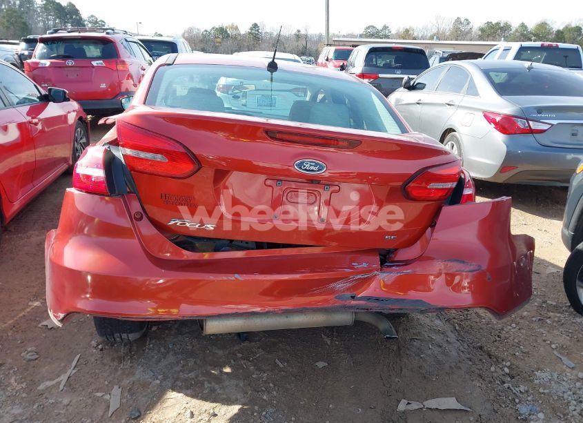 Photo 17 of 2018 Ford Focus SE (VIN 1FADP3F27JL324544)