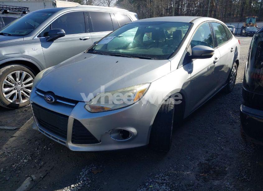 Photo 2 of 2013 Ford Focus SE (VIN 1FADP3F28DL136023)