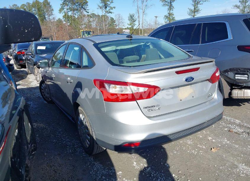 Photo 3 of 2013 Ford Focus SE (VIN 1FADP3F28DL136023)
