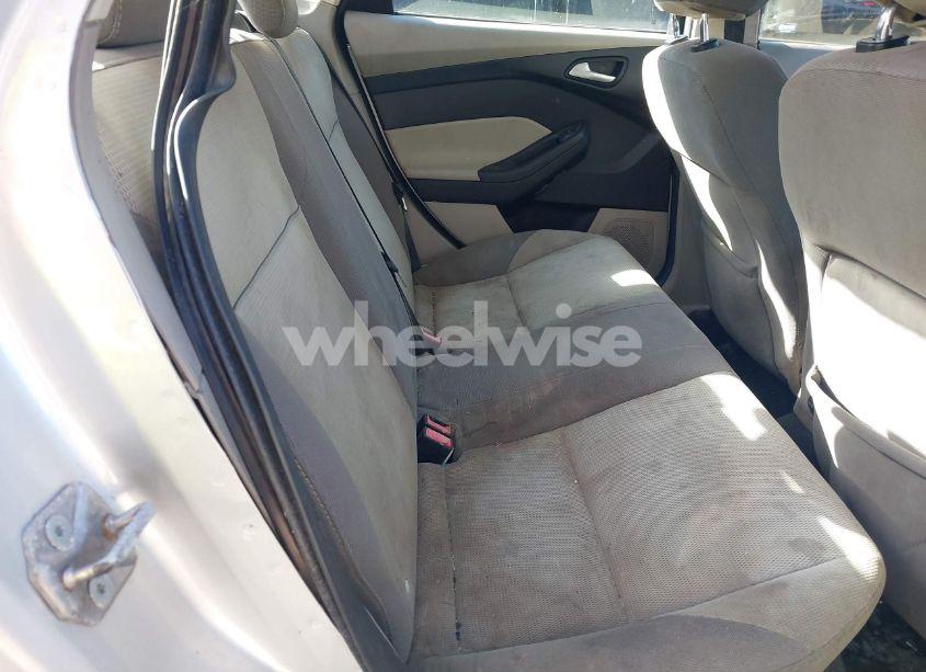 Photo 8 of 2013 Ford Focus SE (VIN 1FADP3F28DL136023)