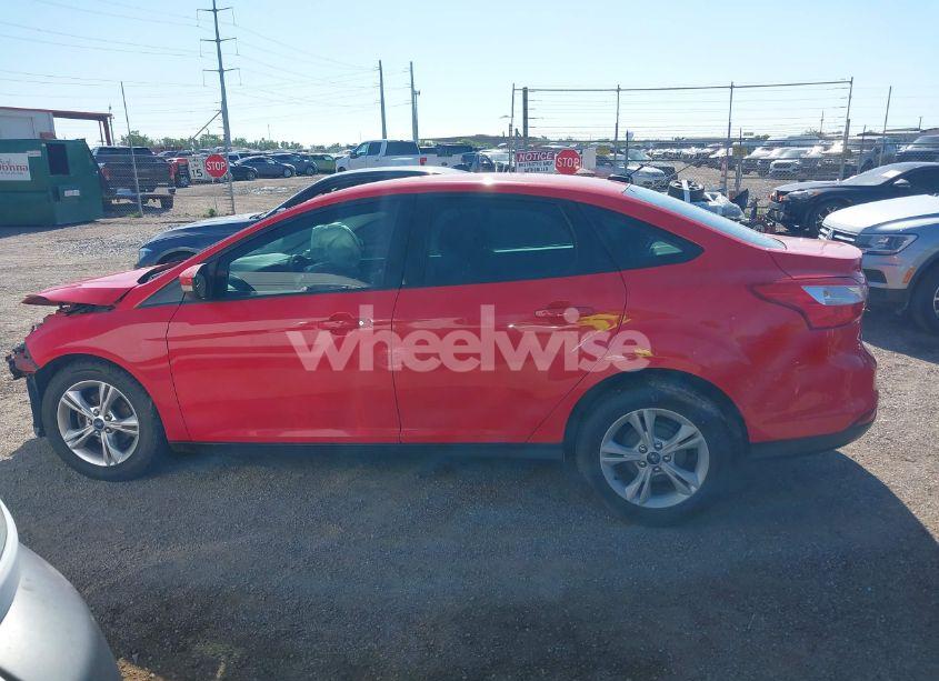Photo 15 of 2013 Ford Focus SE (VIN 1FADP3F28DL137737)