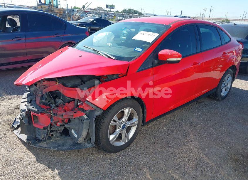Photo 2 of 2013 Ford Focus SE (VIN 1FADP3F28DL137737)