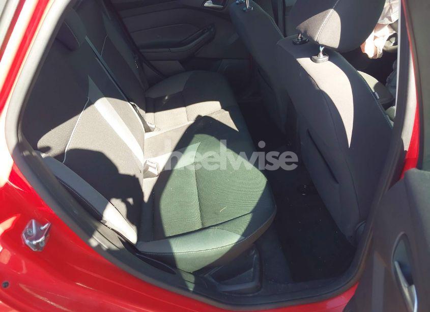 Photo 8 of 2013 Ford Focus SE (VIN 1FADP3F28DL137737)