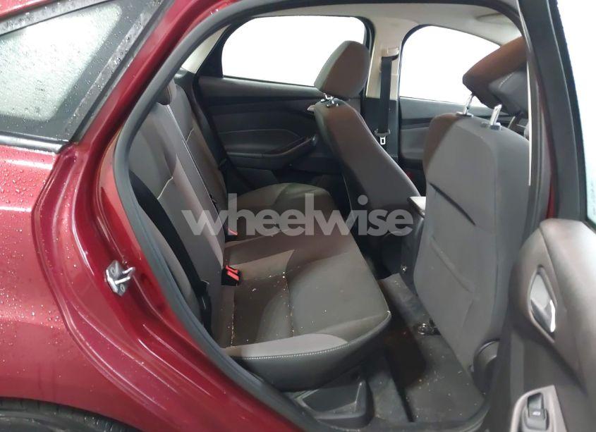 Photo 8 of 2013 Ford Focus SE (VIN 1FADP3F28DL142730)