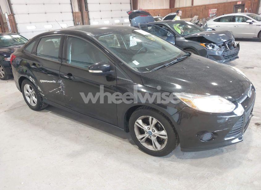 2013 Ford Focus SE (VIN 1FADP3F28DL160807) main photo