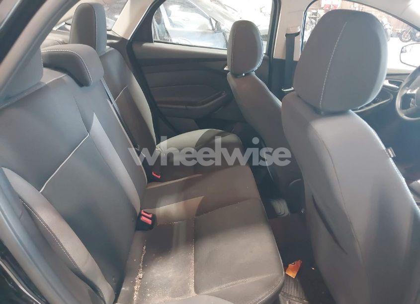 Photo 8 of 2013 Ford Focus SE (VIN 1FADP3F28DL160807)