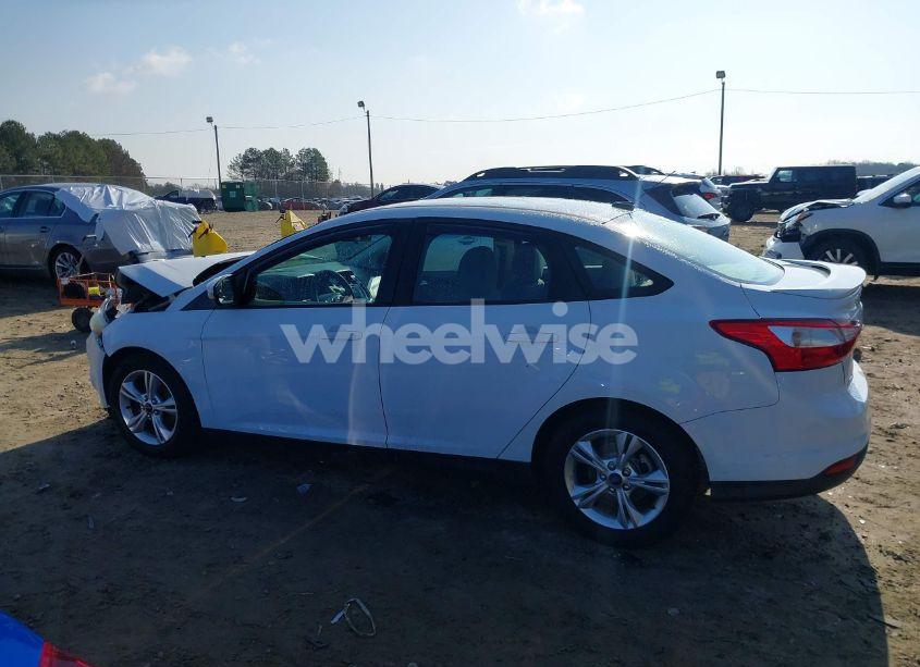 Photo 14 of 2013 Ford Focus SE (VIN 1FADP3F28DL180894)