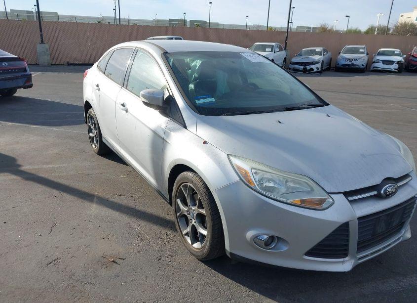 2013 Ford Focus SE (VIN 1FADP3F28DL210931) main photo