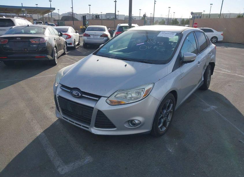 Photo 2 of 2013 Ford Focus SE (VIN 1FADP3F28DL210931)