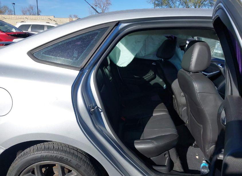 Photo 8 of 2013 Ford Focus SE (VIN 1FADP3F28DL210931)