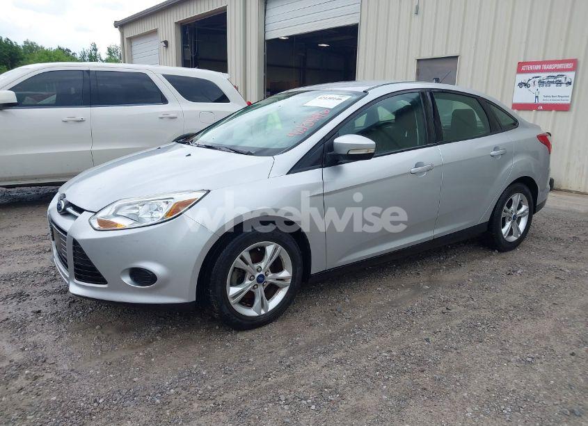 Photo 2 of 2013 Ford Focus SE (VIN 1FADP3F28DL231617)