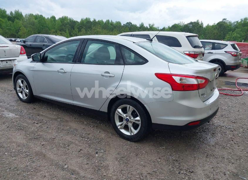 Photo 3 of 2013 Ford Focus SE (VIN 1FADP3F28DL231617)
