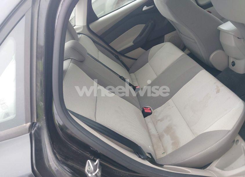 Photo 8 of 2013 Ford Focus SE (VIN 1FADP3F28DL233478)