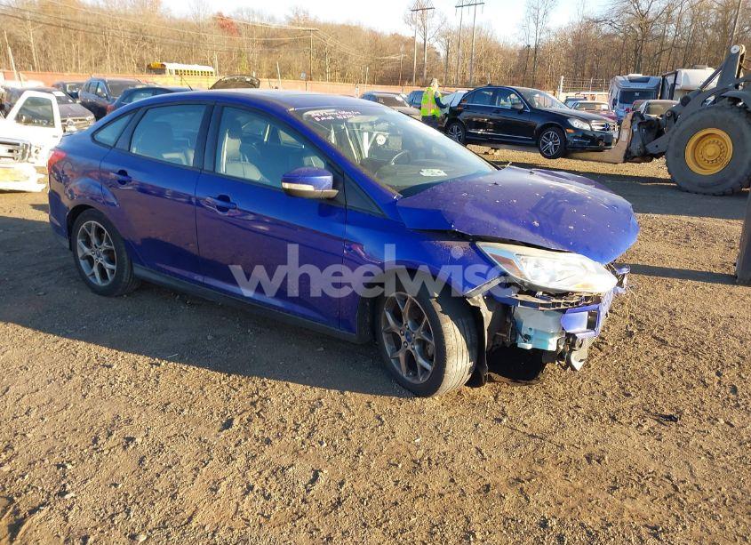 2013 Ford Focus SE (VIN 1FADP3F28DL249308) main photo