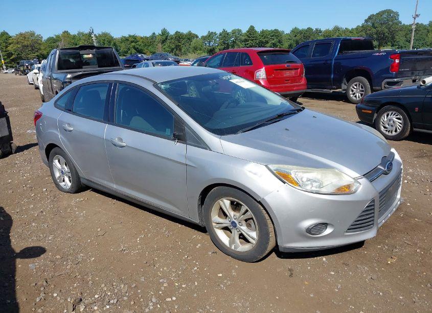 2013 Ford Focus SE (VIN 1FADP3F28DL252984) main photo
