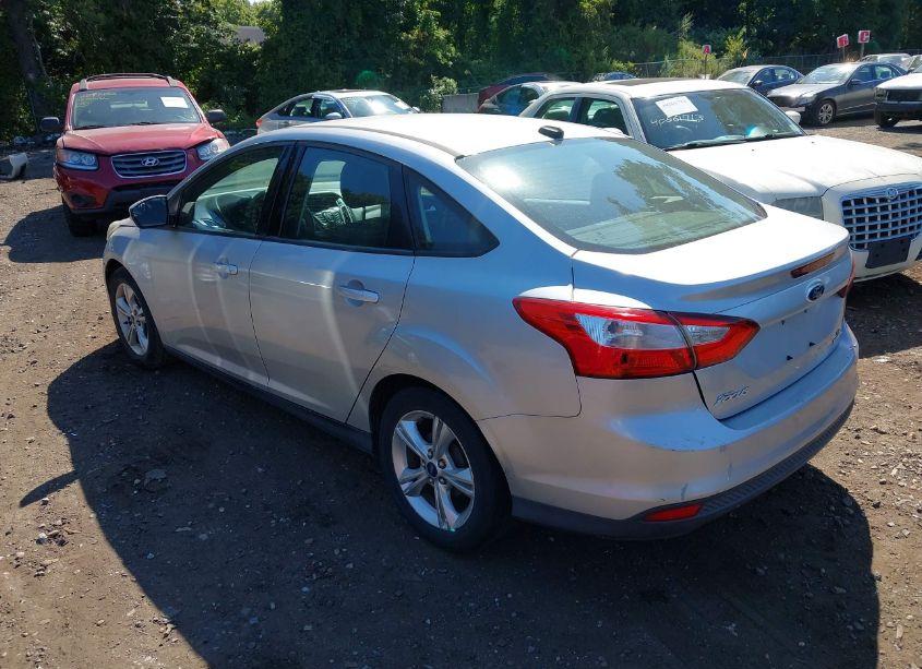 Photo 3 of 2013 Ford Focus SE (VIN 1FADP3F28DL252984)