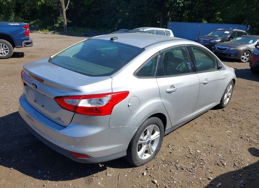Photo 4 of 2013 Ford Focus SE (VIN 1FADP3F28DL252984)