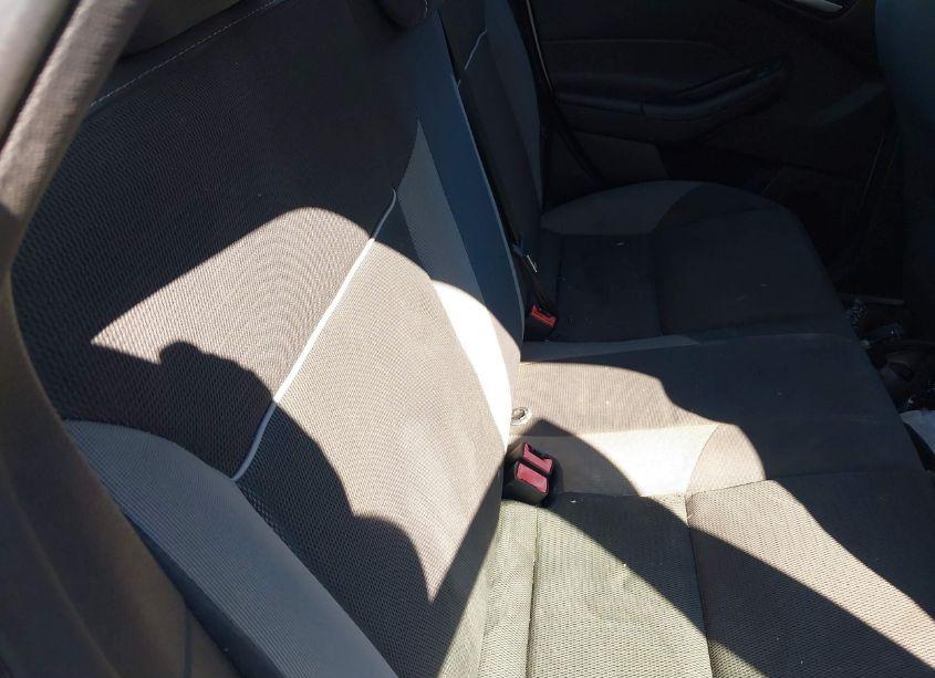 Photo 8 of 2013 Ford Focus SE (VIN 1FADP3F28DL252984)