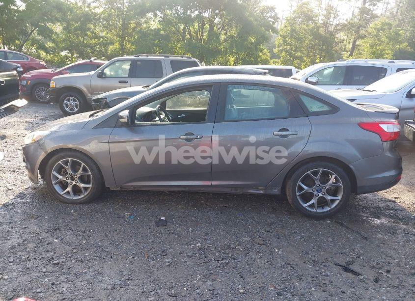 Photo 14 of 2013 Ford Focus SE (VIN 1FADP3F28DL259224)