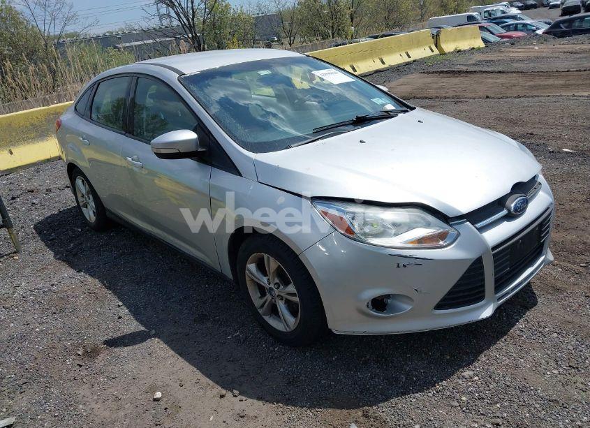 2013 Ford Focus SE (VIN 1FADP3F28DL307076) main photo